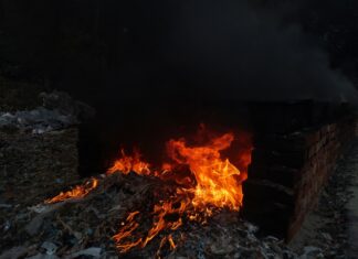 Głupota palenia śmieciami w piecach